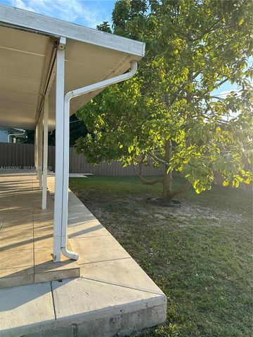 1718 N 27th Ave, Hollywood, FL 33020