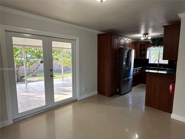 1718 N 27th Ave, Hollywood, FL 33020