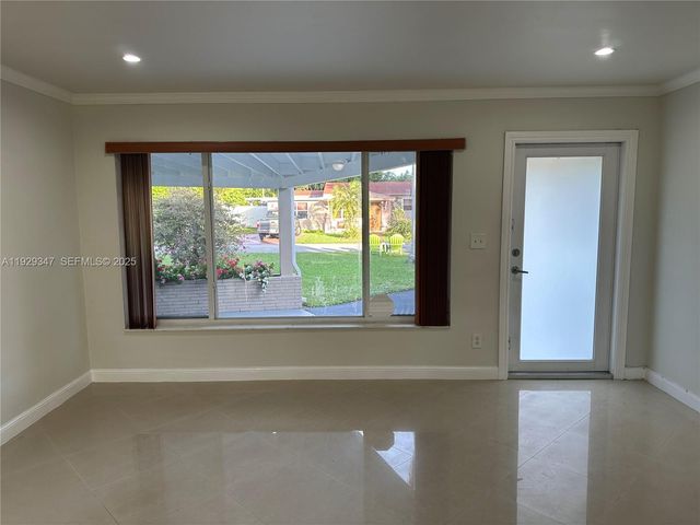 1718 N 27th Ave, Hollywood, FL 33020