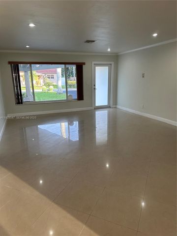 1718 N 27th Ave, Hollywood, FL 33020