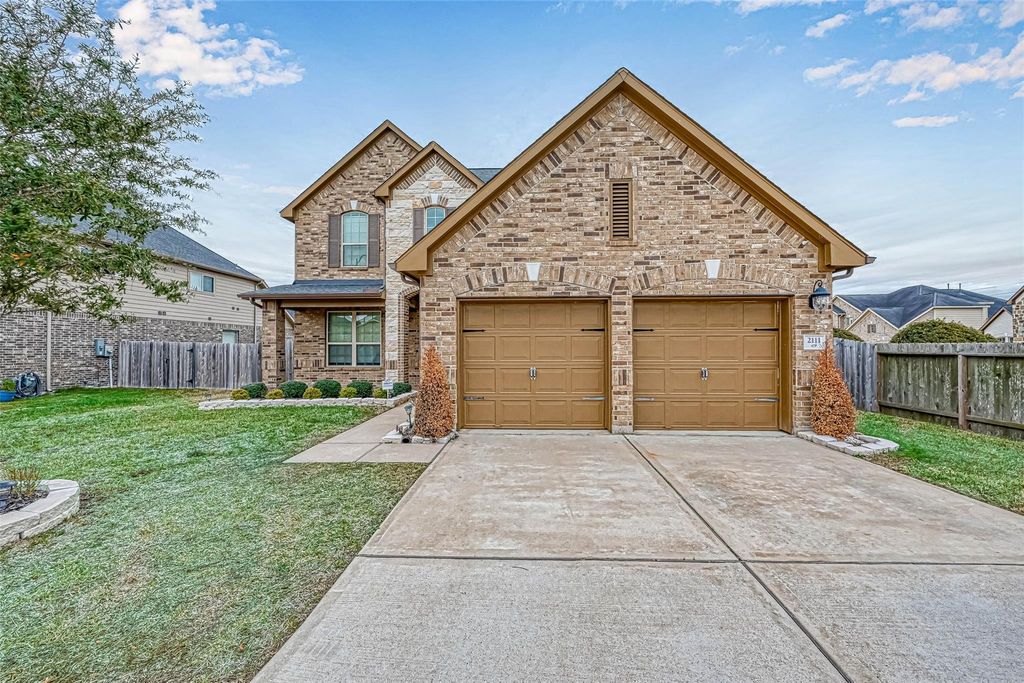 2111 Post Oak Court, Pearland, TX 77581