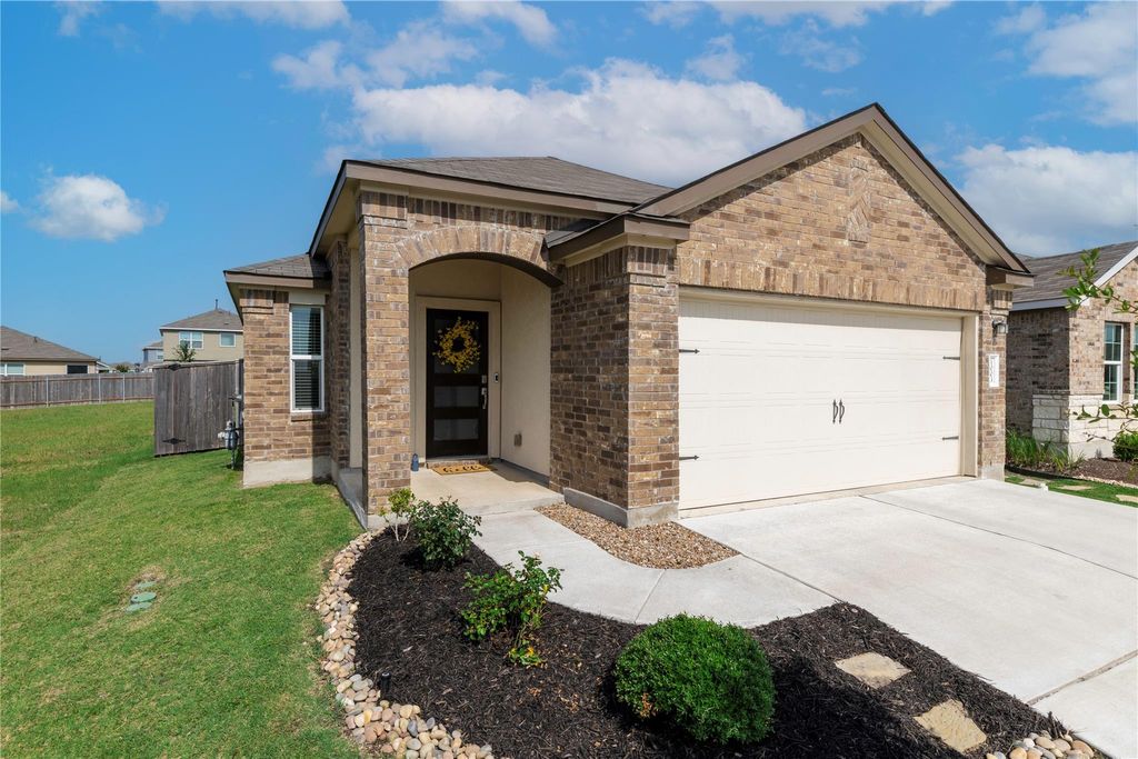 1003 Ascari CT, Hutto, TX 78634