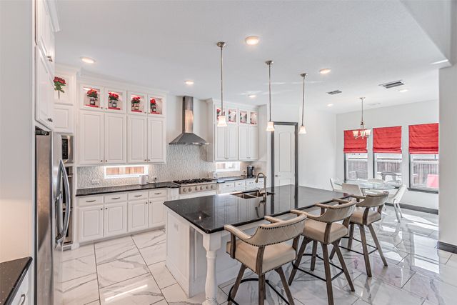 11185 Dark Star Lane, Frisco, TX 75035