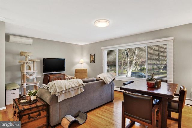 209 LAMP POST LN, Camp Hill, PA 17011