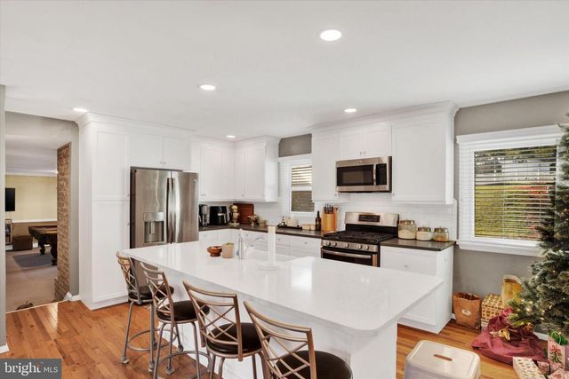 209 LAMP POST LN, Camp Hill, PA 17011