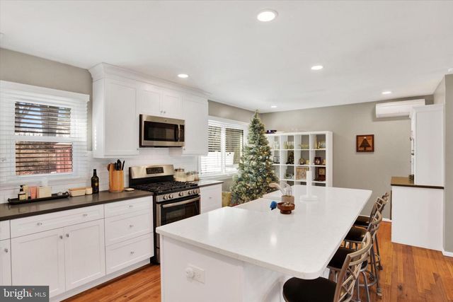 209 LAMP POST LN, Camp Hill, PA 17011