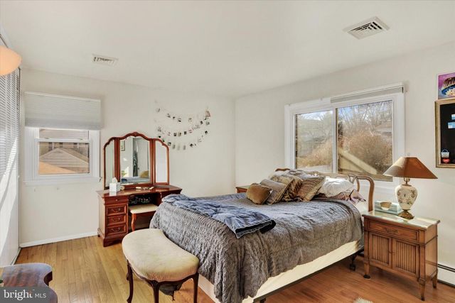 209 LAMP POST LN, Camp Hill, PA 17011