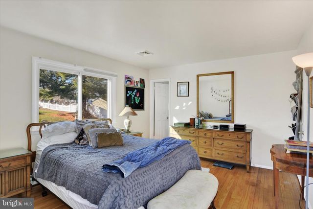 209 LAMP POST LN, Camp Hill, PA 17011