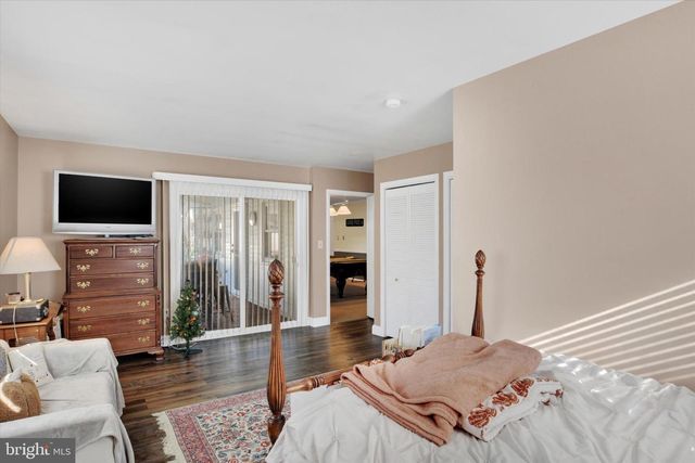 209 LAMP POST LN, Camp Hill, PA 17011