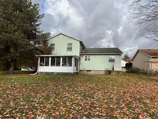 130 Troutbeck Lane, Greece, NY 14626