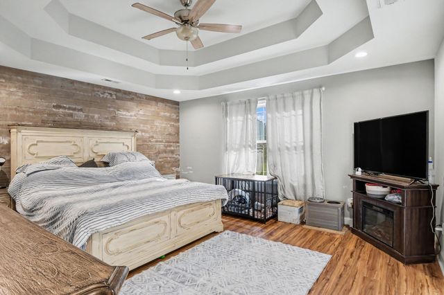 824 Snapdragon Ct, Clarksville, TN 37042