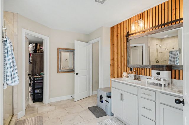 824 Snapdragon Ct, Clarksville, TN 37042