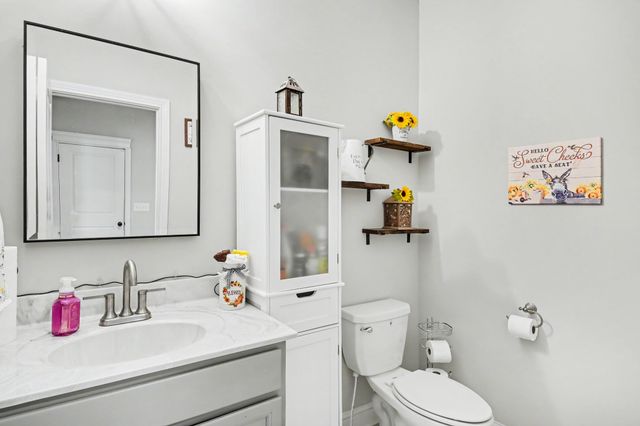 824 Snapdragon Ct, Clarksville, TN 37042