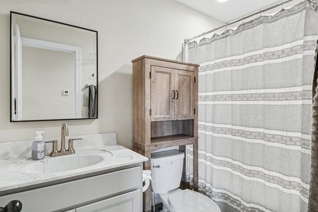 824 Snapdragon Ct, Clarksville, TN 37042