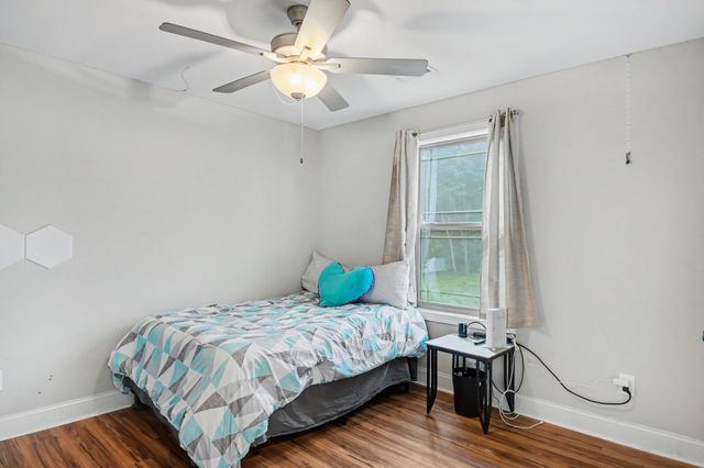 824 Snapdragon Ct, Clarksville, TN 37042
