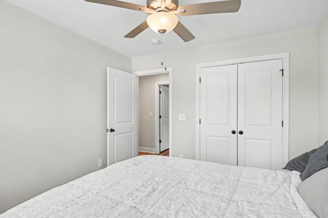 824 Snapdragon Ct, Clarksville, TN 37042