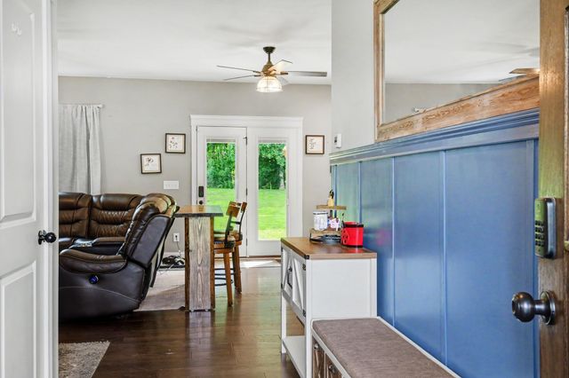 824 Snapdragon Ct, Clarksville, TN 37042