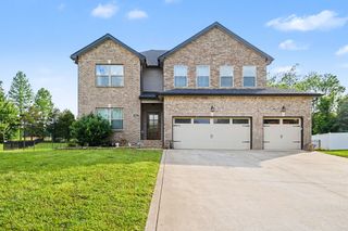 824 Snapdragon Ct, Clarksville, TN 37042