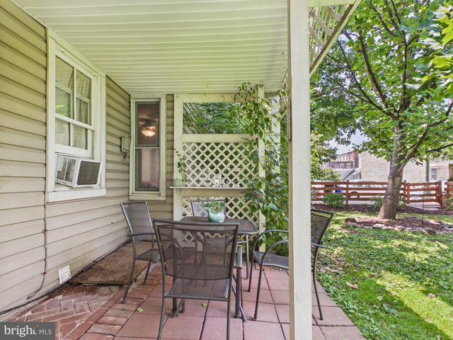1319 N 2ND ST, Harrisburg, PA 17102