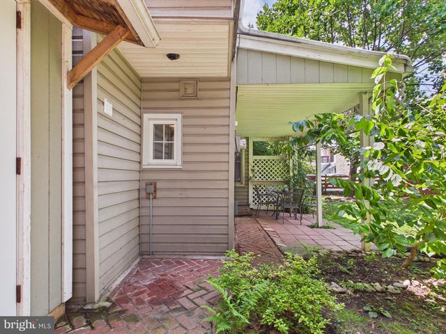 1319 N 2ND ST, Harrisburg, PA 17102