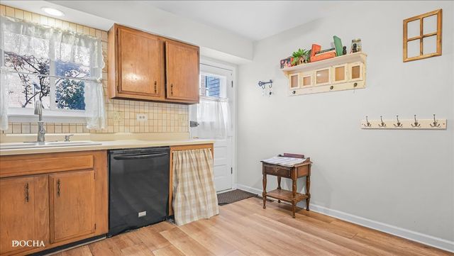 1016 N Mill Street 5, Naperville, IL 60563