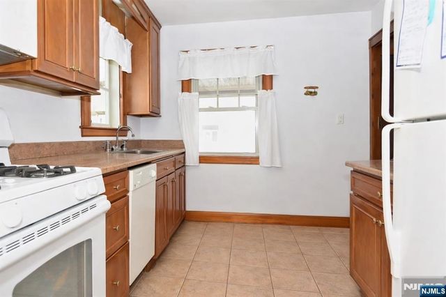 65 Avenue C, Lodi, NJ 07644