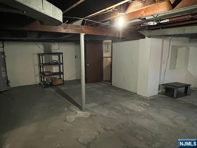 65 Avenue C, Lodi, NJ 07644