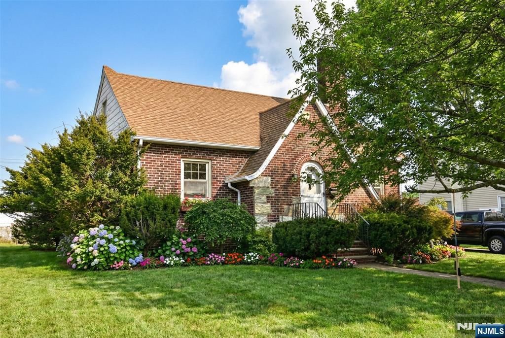 65 Avenue C, Lodi, NJ 07644