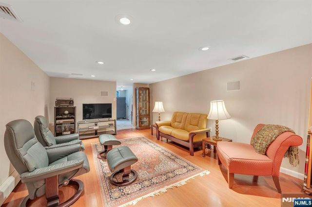 299 Stonetown Road, Ringwood, NJ 07456