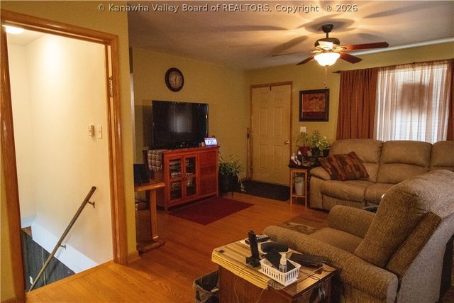 1807 Maple Drive, Sissonville, WV 25320