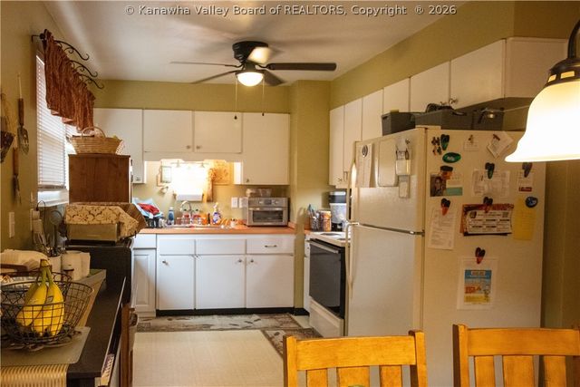 1807 Maple Drive, Sissonville, WV 25320