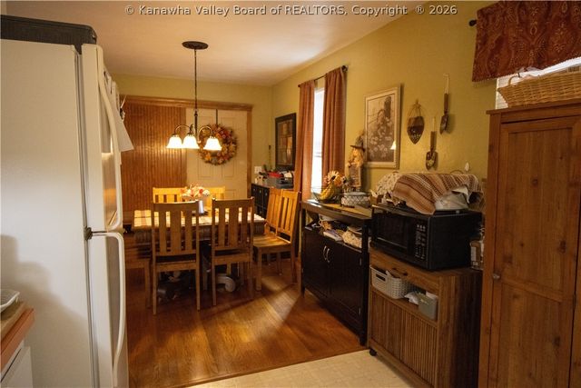 1807 Maple Drive, Sissonville, WV 25320