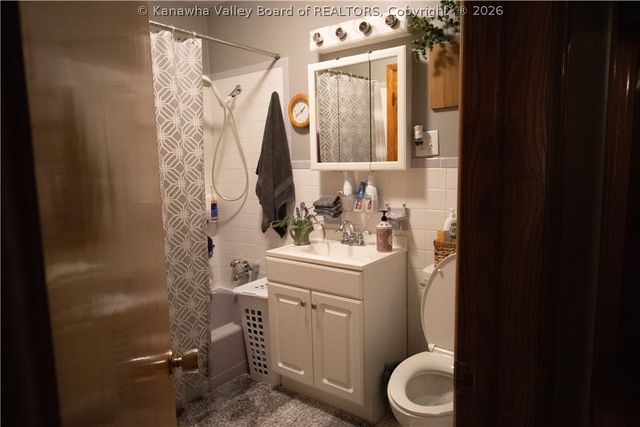 1807 Maple Drive, Sissonville, WV 25320