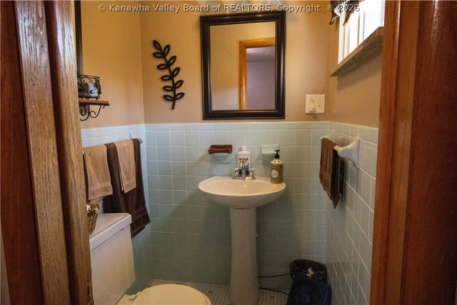 1807 Maple Drive, Sissonville, WV 25320