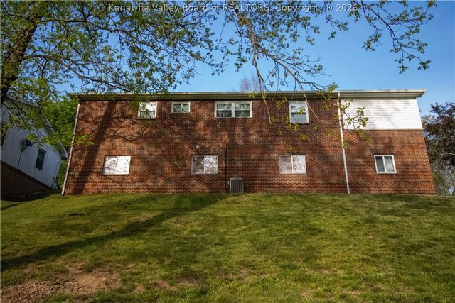 1807 Maple Drive, Sissonville, WV 25320