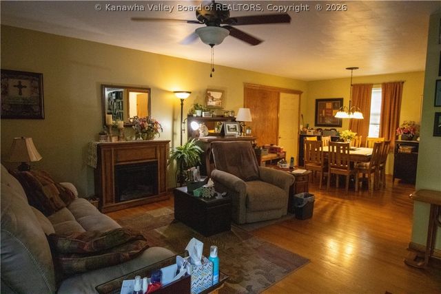 1807 Maple Drive, Sissonville, WV 25320