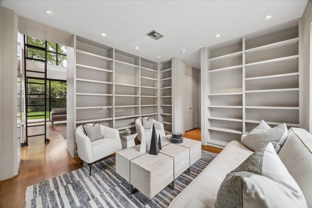 3635 Overbrook Lane, Houston, TX 77027