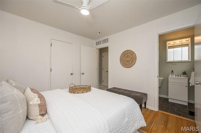 583 Candle Light Lane, Hazelwood, MO 63042