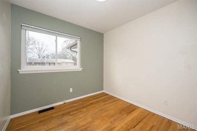 583 Candle Light Lane, Hazelwood, MO 63042