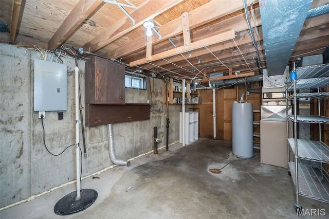 583 Candle Light Lane, Hazelwood, MO 63042