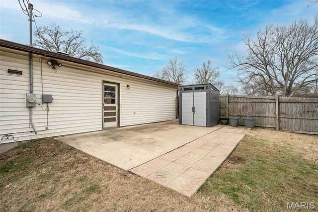 583 Candle Light Lane, Hazelwood, MO 63042
