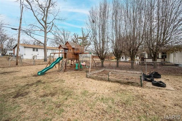 583 Candle Light Lane, Hazelwood, MO 63042