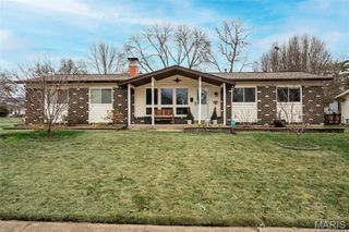 583 Candle Light Lane, Hazelwood, MO 63042