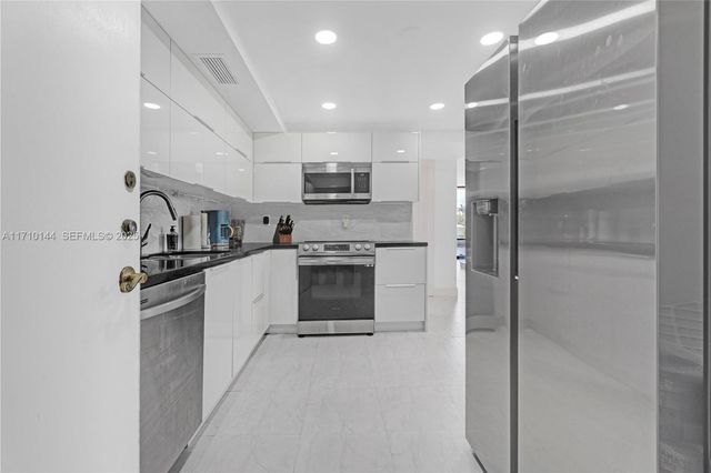 1600 S Ocean Drive 2F, Hollywood, FL 33019