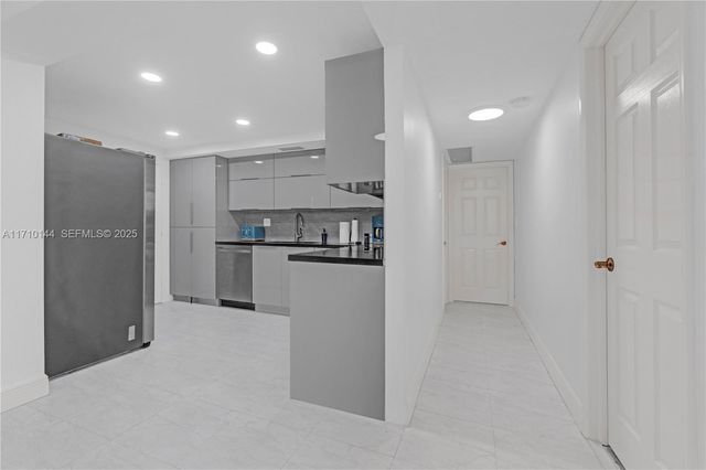 1600 S Ocean Drive 2F, Hollywood, FL 33019