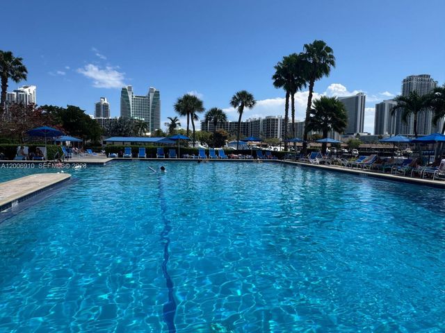 2500 Parkview Dr 1210, Hallandale Beach, FL 33009