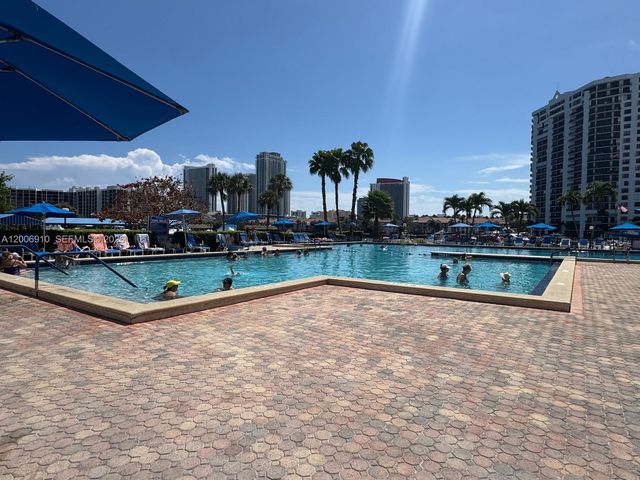 2500 Parkview Dr 1210, Hallandale Beach, FL 33009