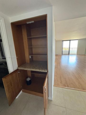 2500 Parkview Dr 1210, Hallandale Beach, FL 33009