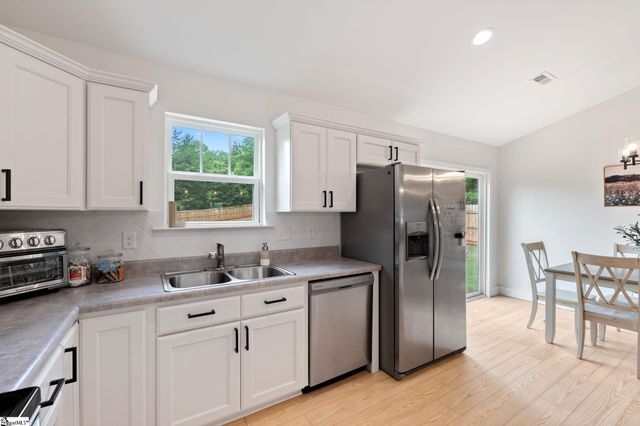69 Pine Drive, Taylors, SC 29687