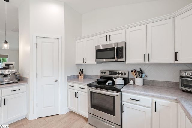 69 Pine Drive, Taylors, SC 29687